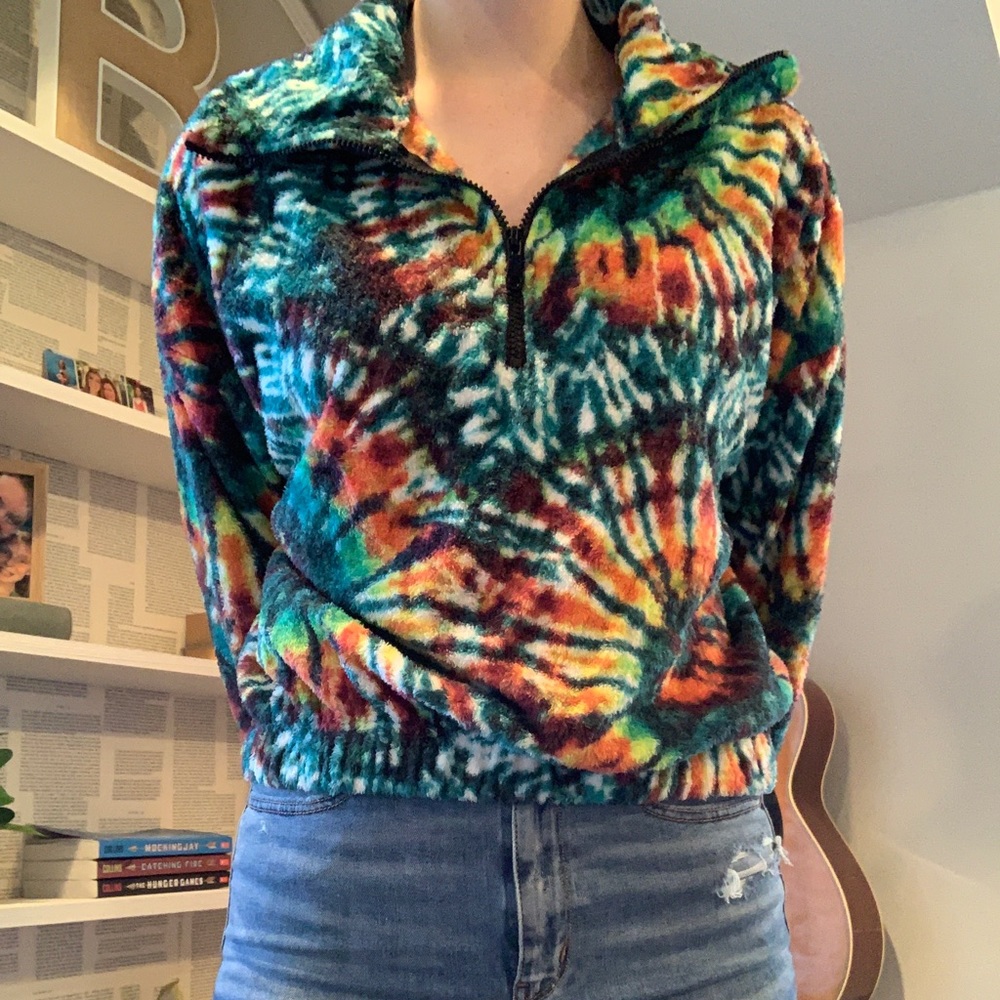 Tie-Dye Collared Sweatshirt